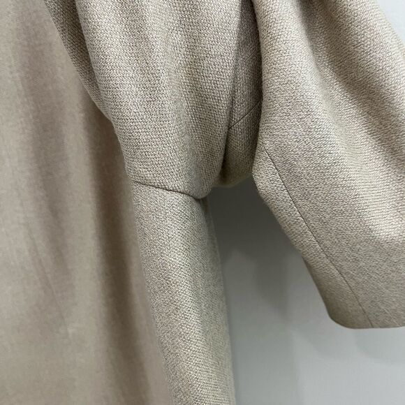 Vintage Oscar de la Renta 3 Button Sport Coat, Beige Silk-Wool Blazer - Picture 8 of 11